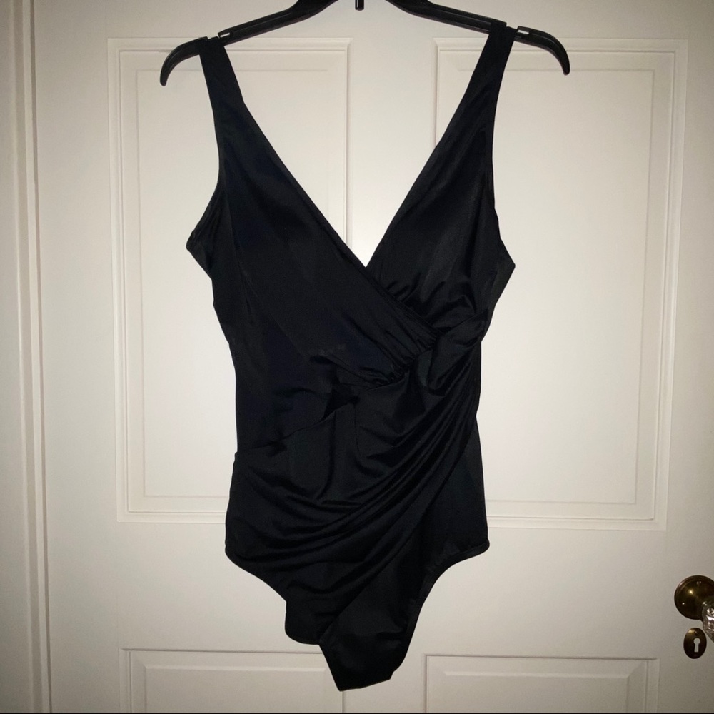 Ruby Ribbon Aruba Invisishape Swimsuit NWOT